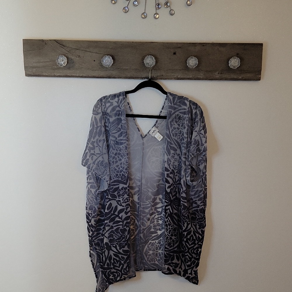 Daytrip Gray& Black Velvet Burnout Kimono M/L